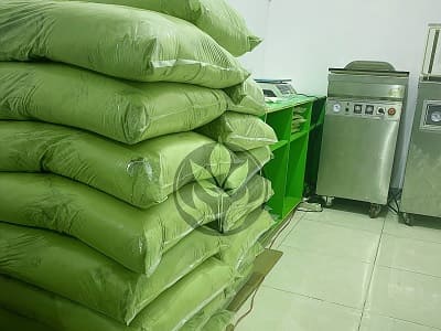 Kratom biologische verpakking – milieuvriendelijk verpakt voor duurzame groothandel.