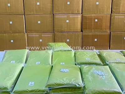 Příprava kratomu na vakuové balení pro uchování čerstvosti